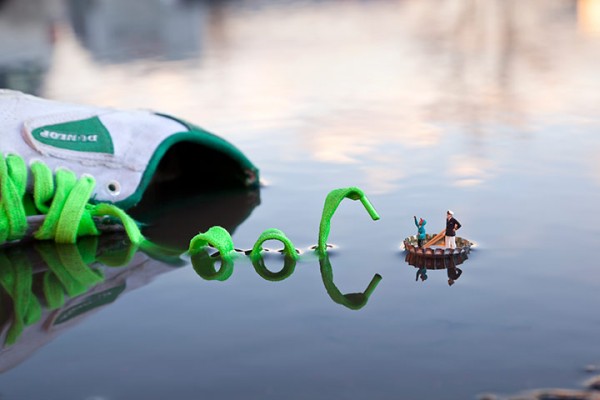 Street art Slinkachu Fantastic Voyage