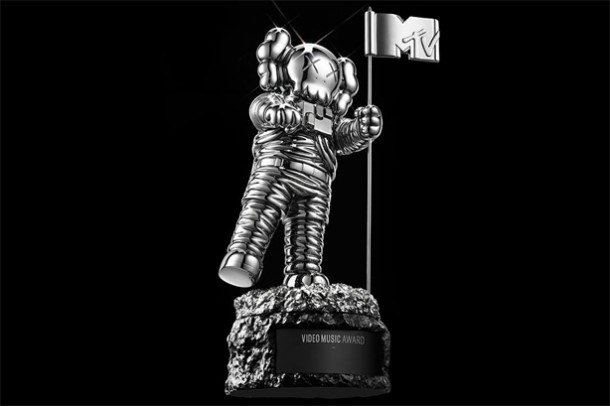 ART TOYS Kaws MTV Awards