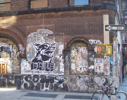 Street art FAILE Collectif d'artiste 10 DOG