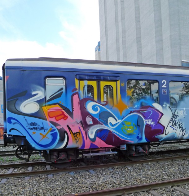 Graffiti Smash 137 + trains