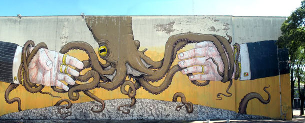 Ericailcane et Blu "le mur Octopus" en Italie