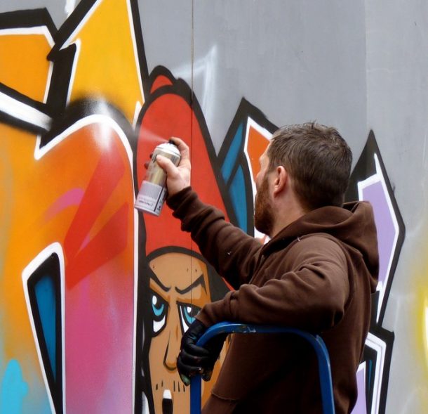 Comment bien utiliser une bombe de peinture pour graffiti - Slave 2.0